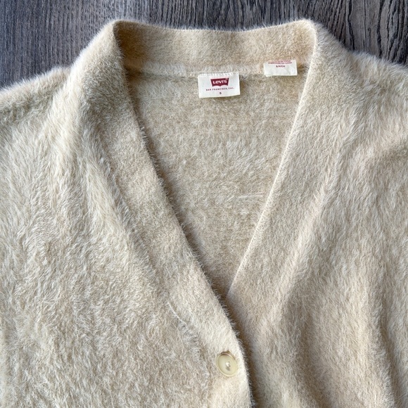 Levi’s Sweater White Fuzzy Betty Cardigan Sweater Relaxed Fit Size Small - Picture 6 of 16